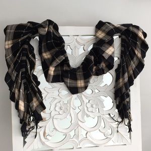 Women’s Plaid scrunched scarf